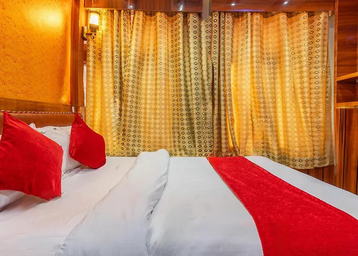 Oyo 830 Amrit Kunja 3*